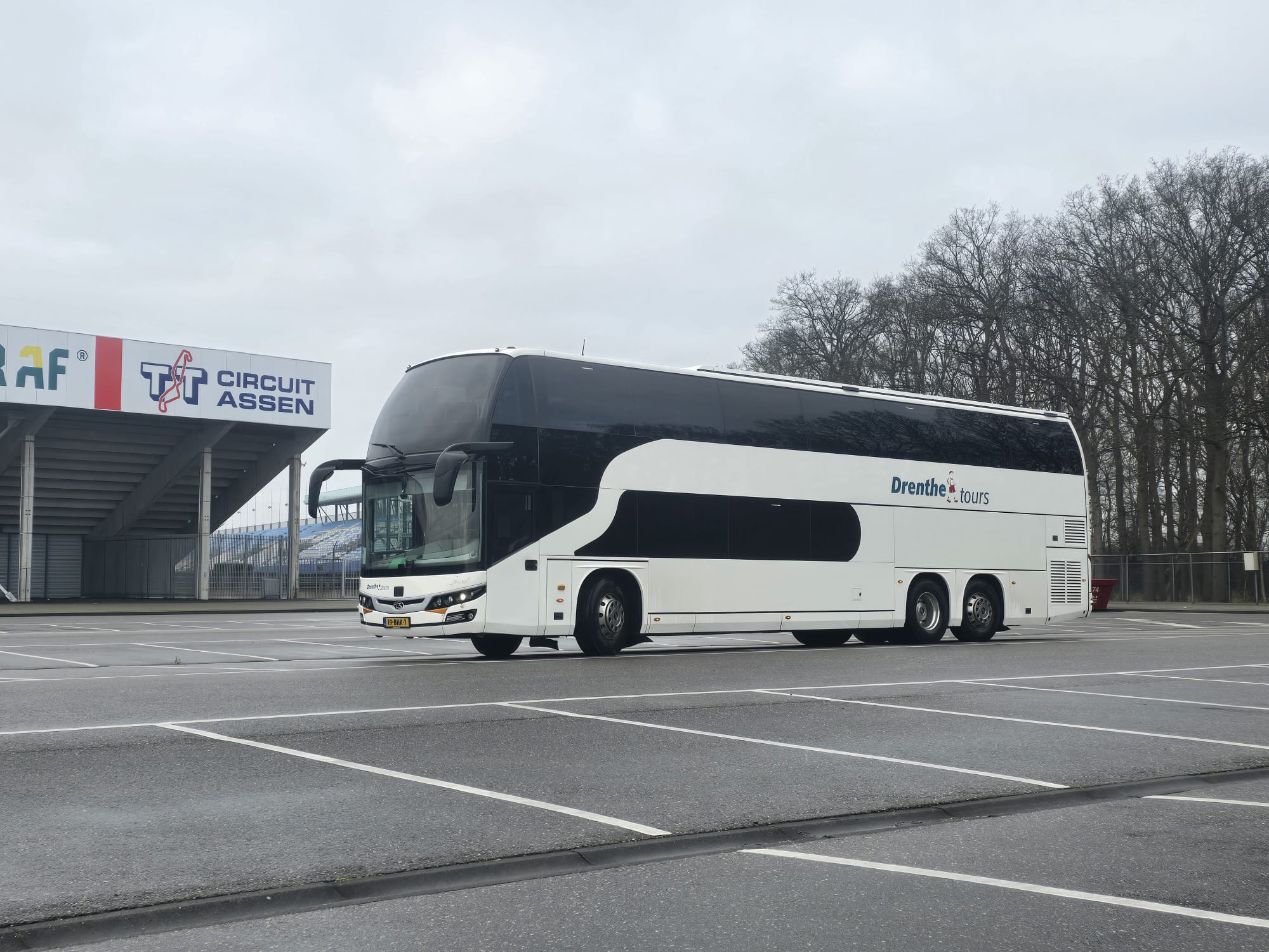 Dubbeldekker touringcar huren