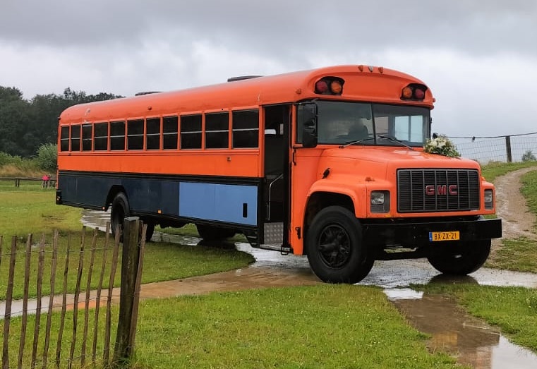Amerikaanse schoolbus huren