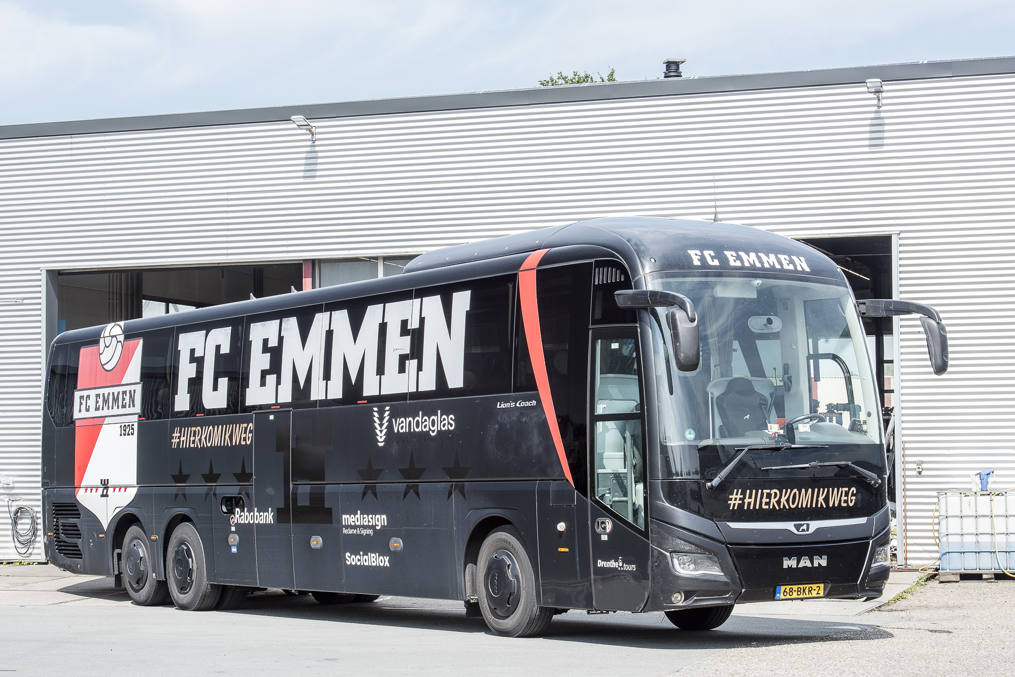 Spelersbus FC Emmen huren