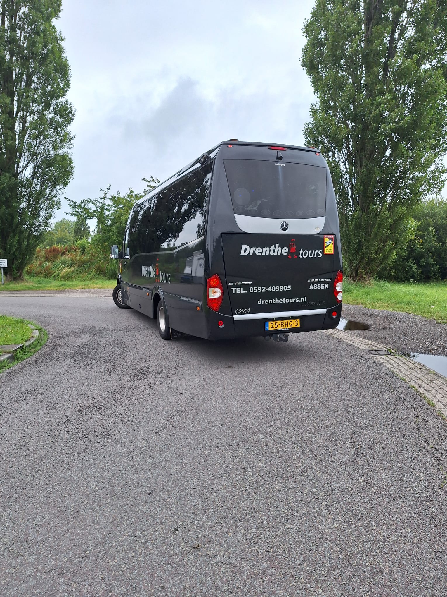 15-persoons VIP touringcar