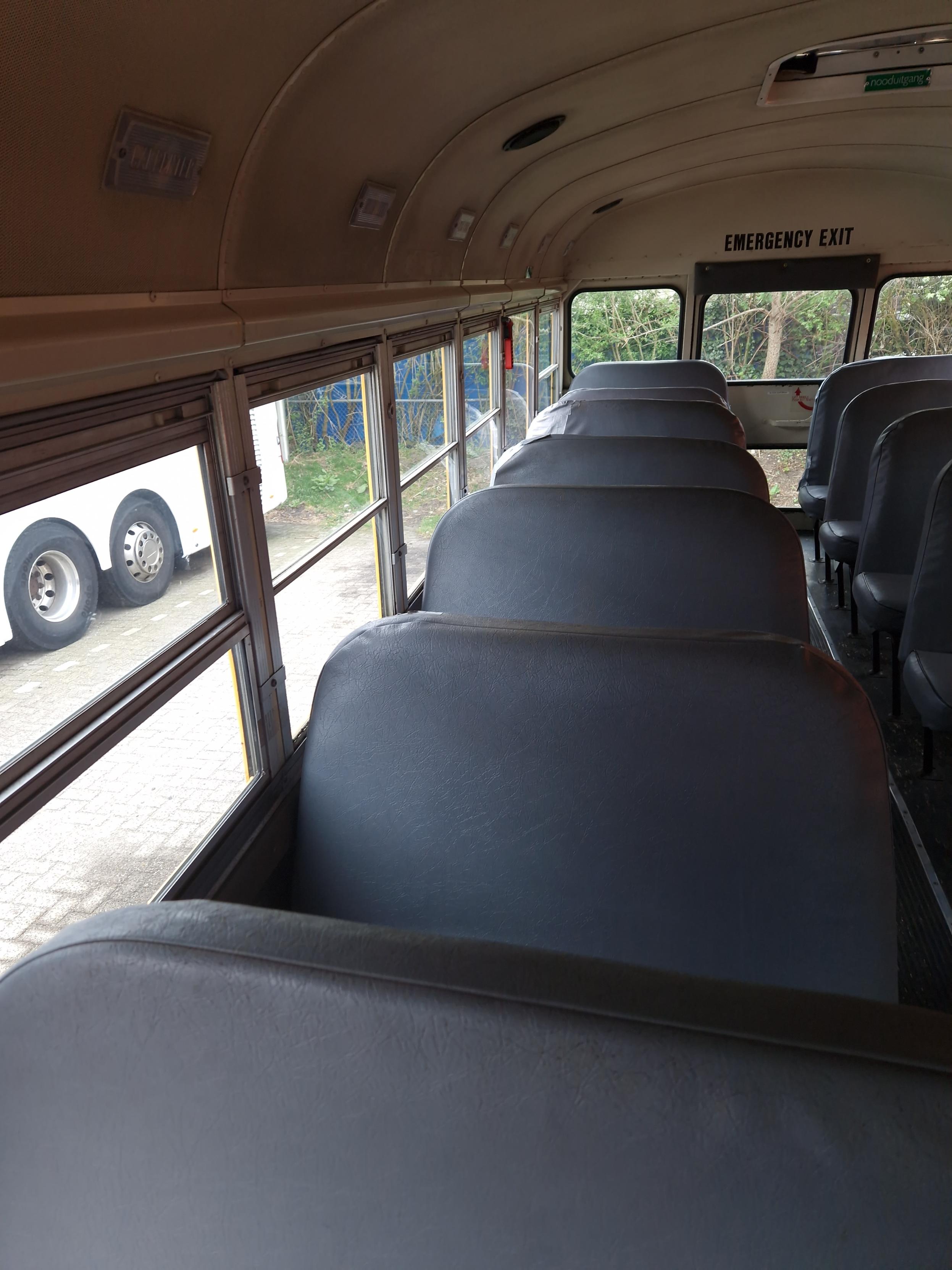 Amerikaanse schoolbus huren