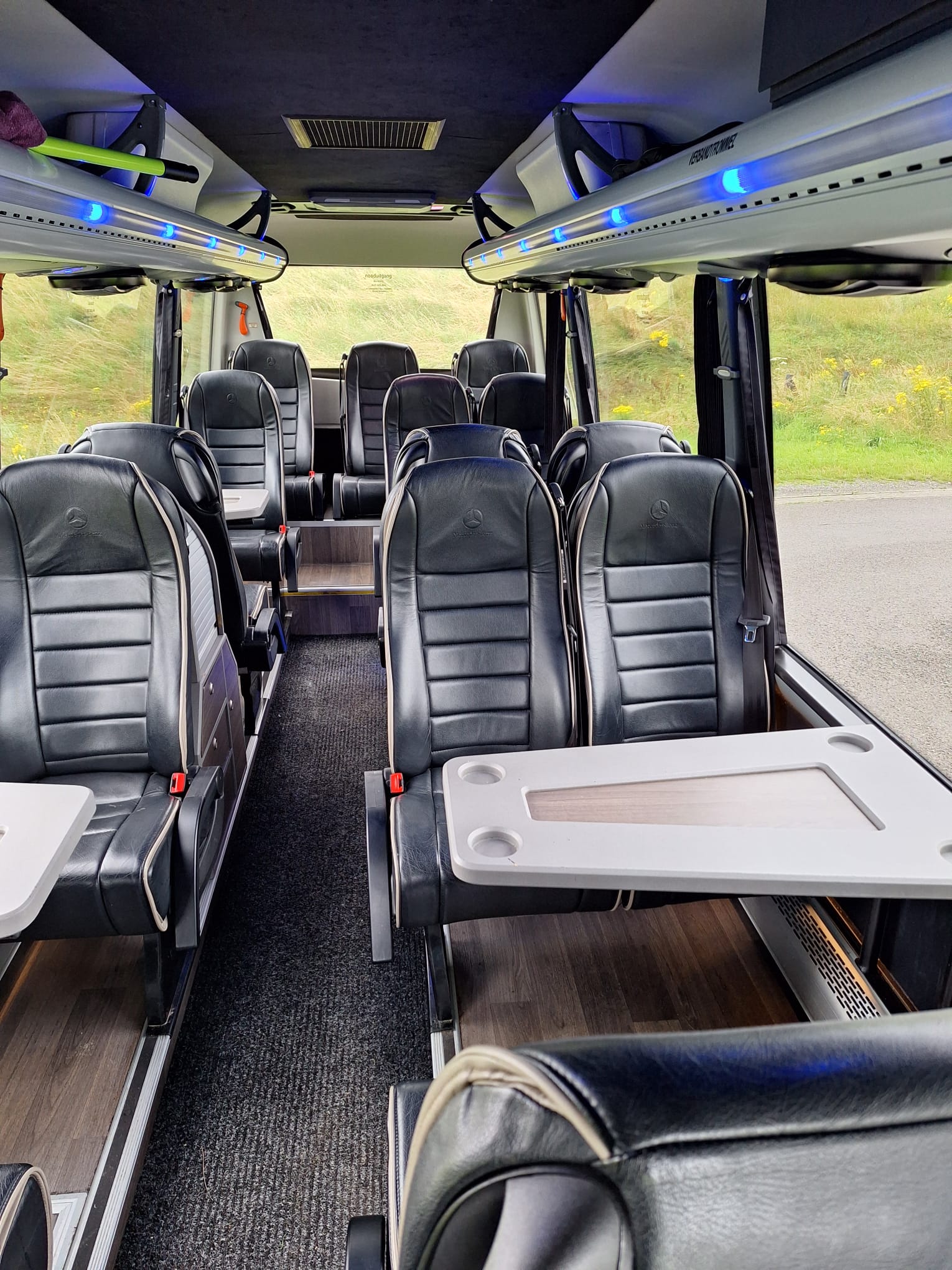 15-persoons VIP touringcar